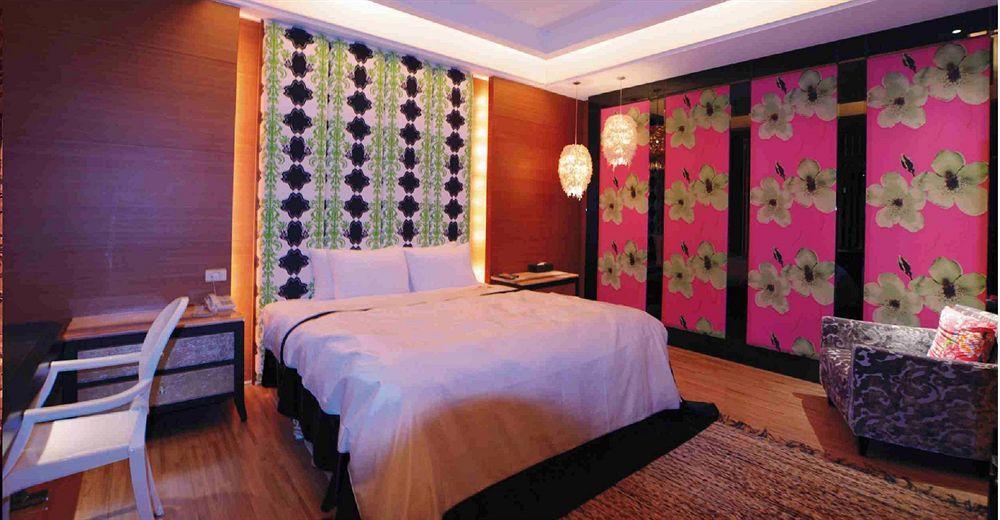 Li Hsin Motel Taichung Exteriör bild