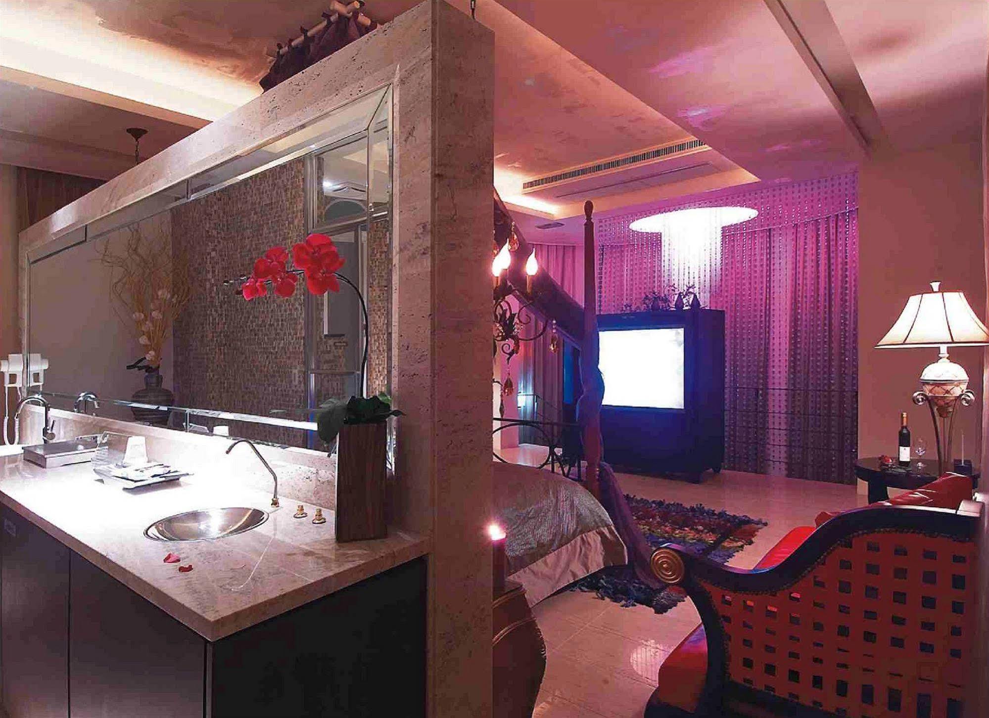 Li Hsin Motel Taichung Exteriör bild