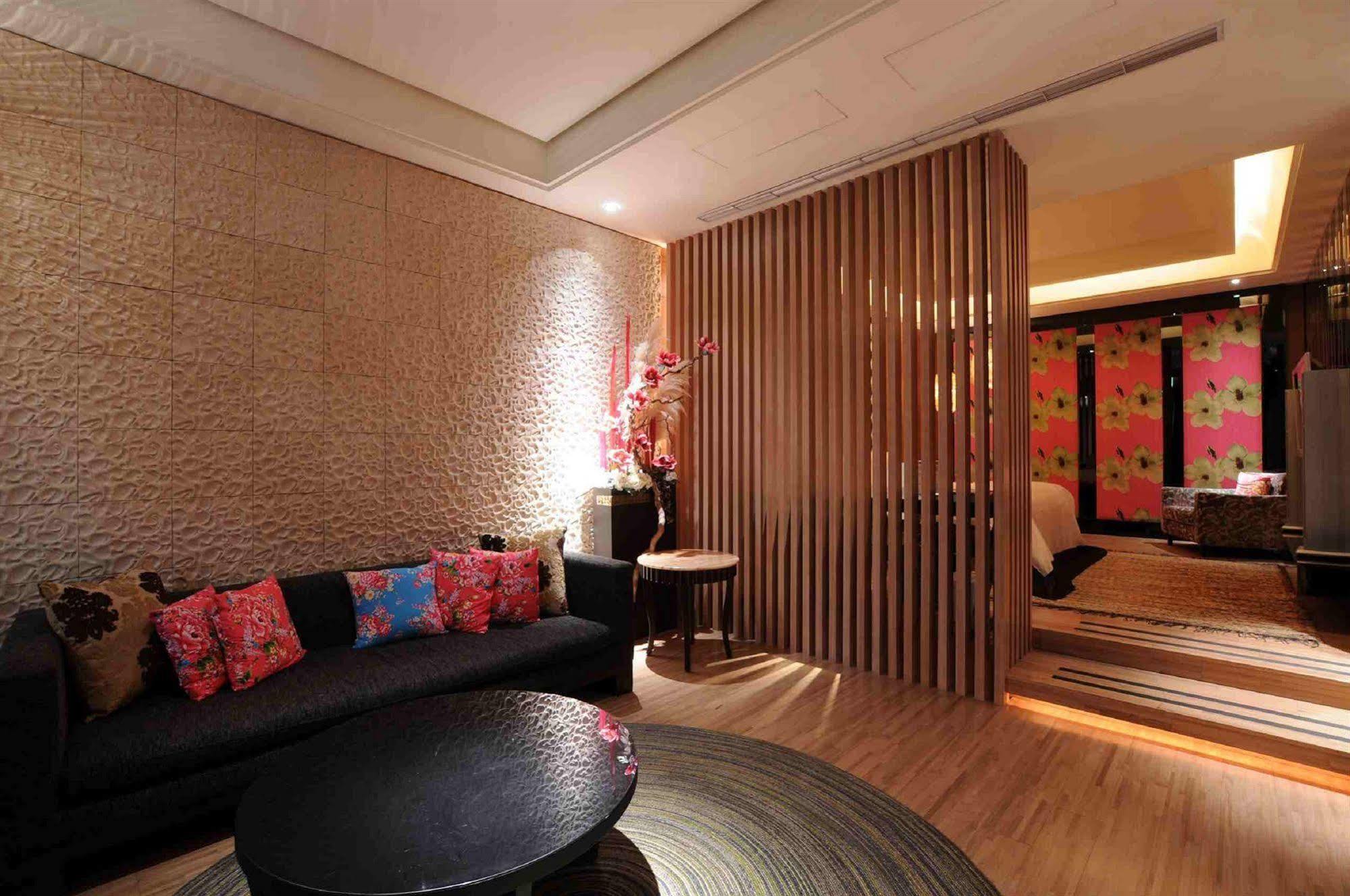 Li Hsin Motel Taichung Exteriör bild