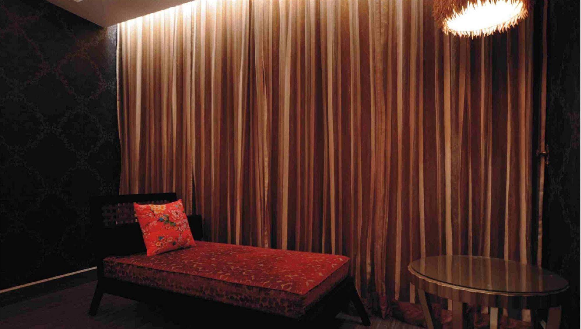 Li Hsin Motel Taichung Exteriör bild