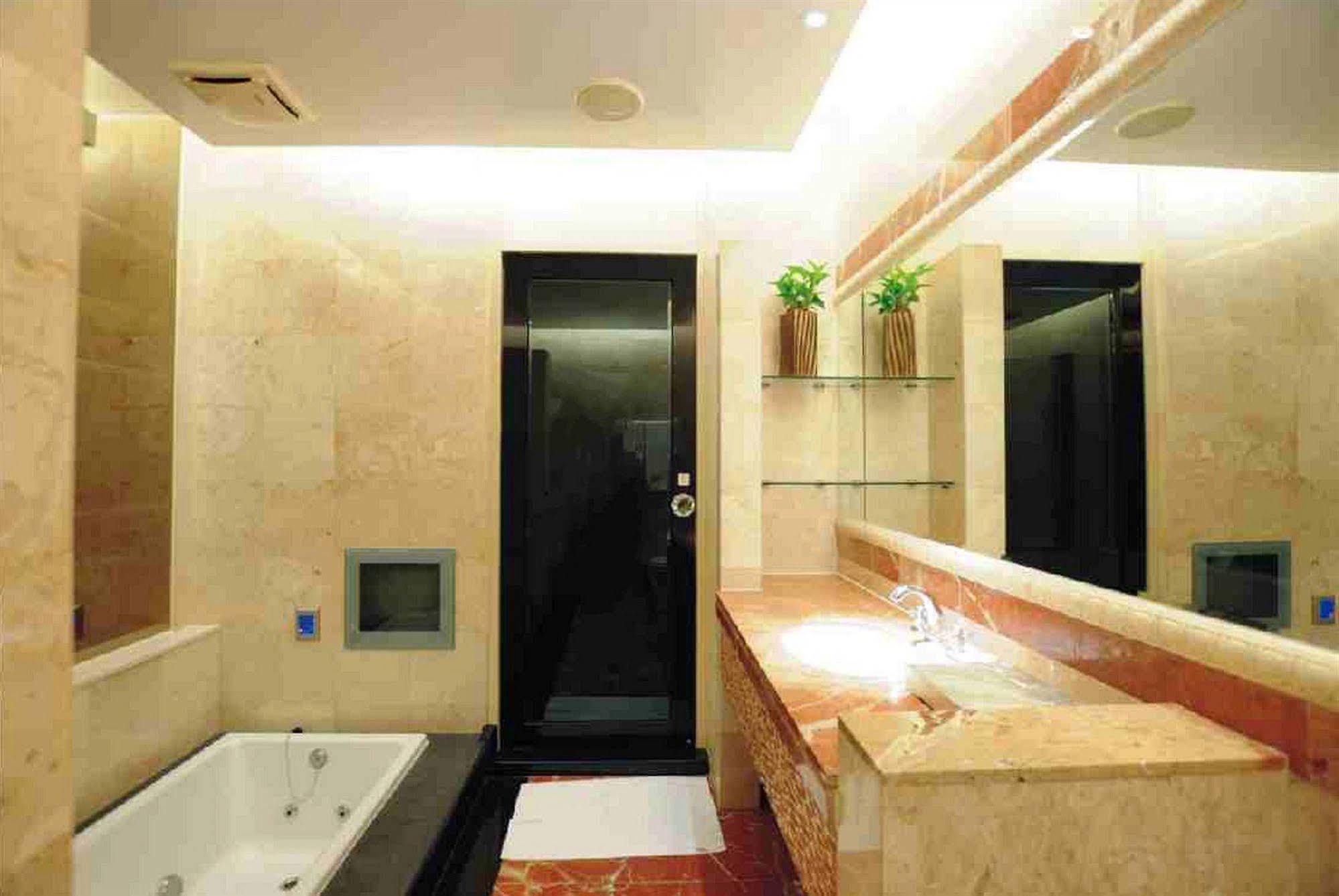 Li Hsin Motel Taichung Exteriör bild