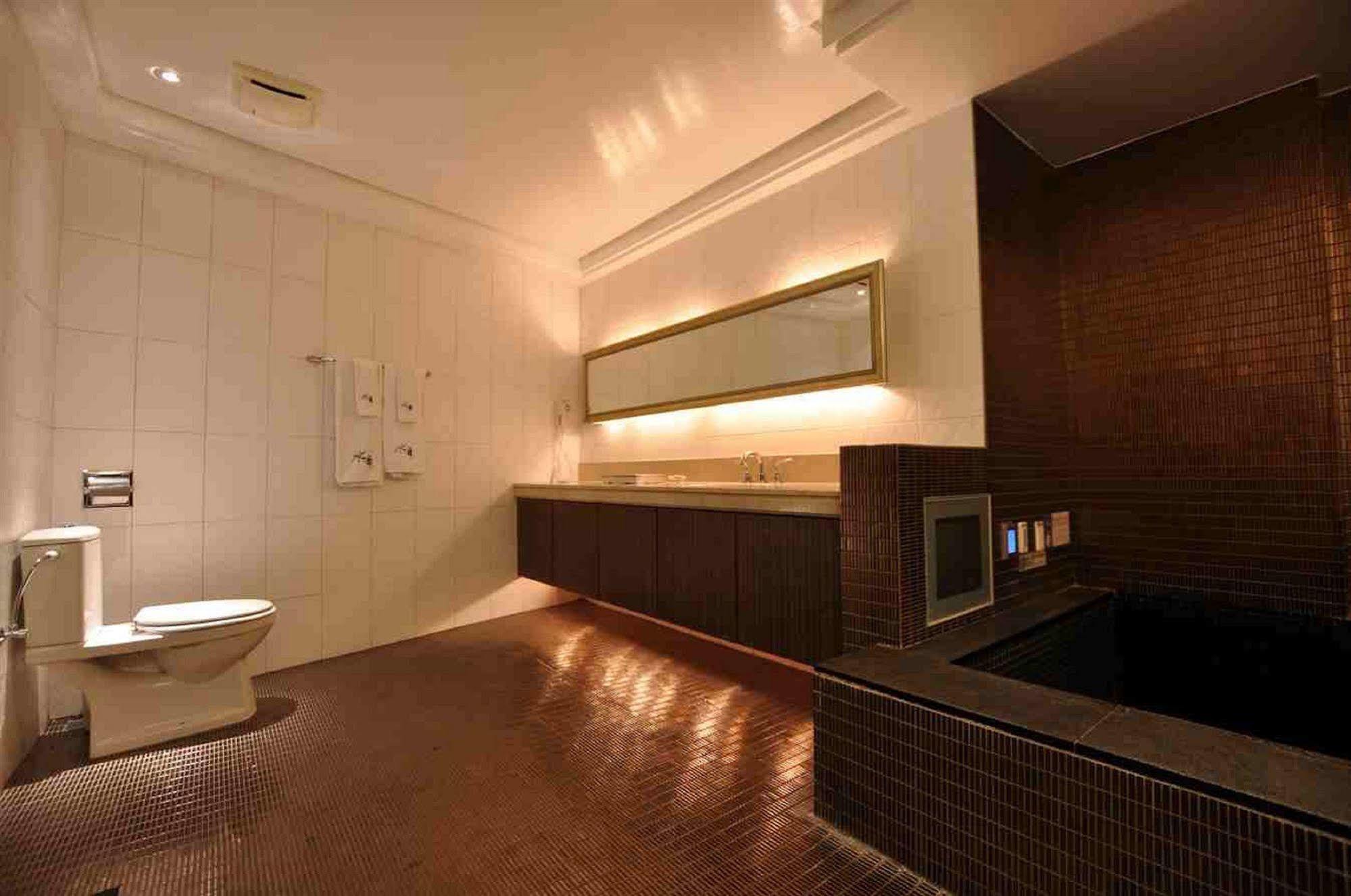 Li Hsin Motel Taichung Exteriör bild