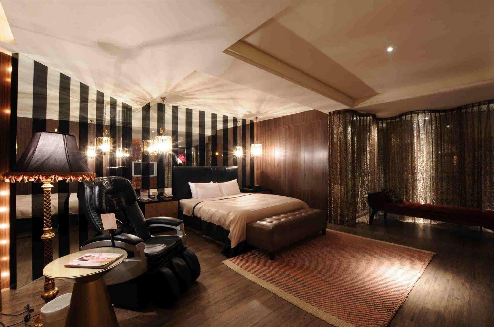 Li Hsin Motel Taichung Exteriör bild