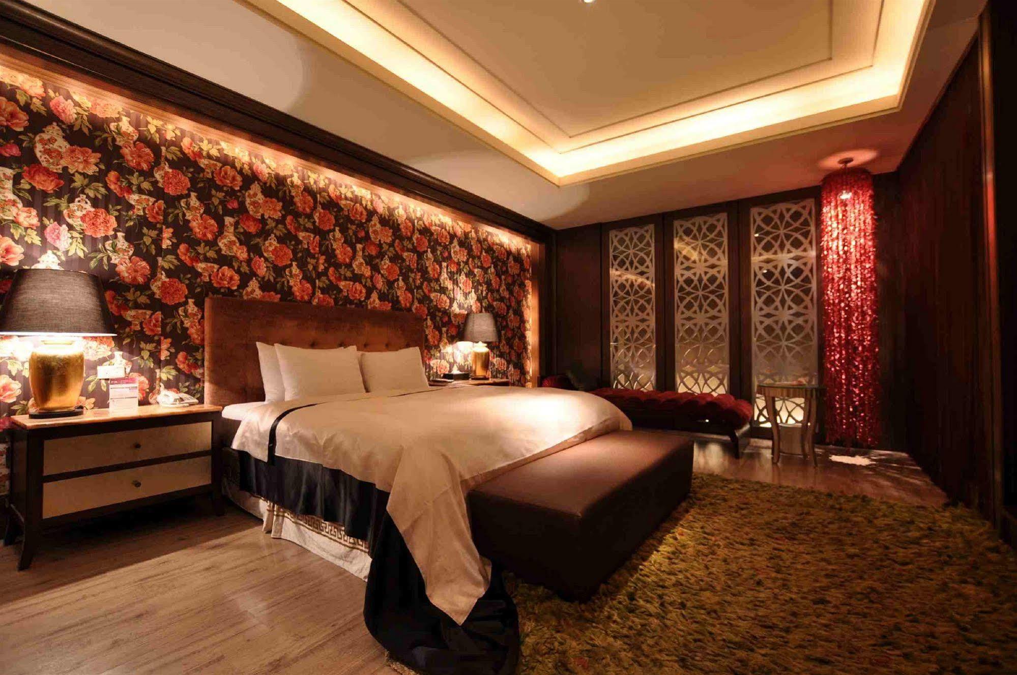 Li Hsin Motel Taichung Exteriör bild