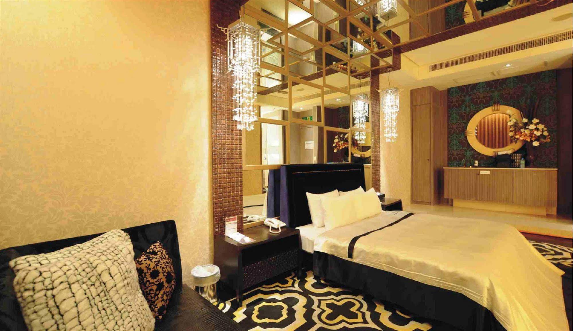 Li Hsin Motel Taichung Exteriör bild